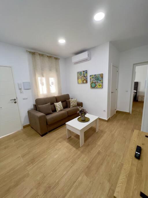 Rockside Residences Suites La Linea La Línea de la Concepción Eksteriør billede